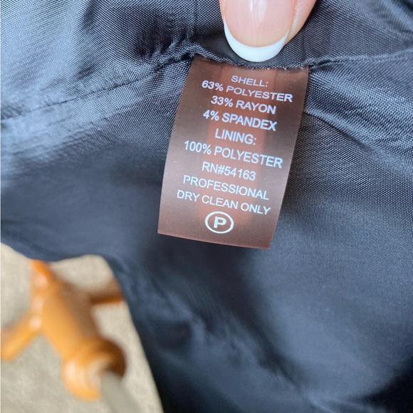 Calvin Klein LBD with mandarin collar and snap closure, size 4 - Picture 10 of 13